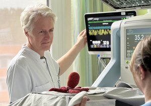 Dr. Hillebrand im Perinatalzentrum Level1