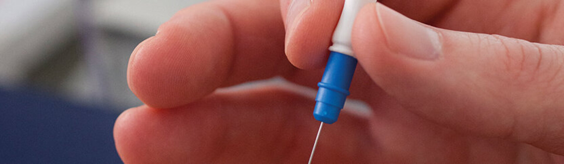 Eine elektromyographische Untersuchung am Arm.