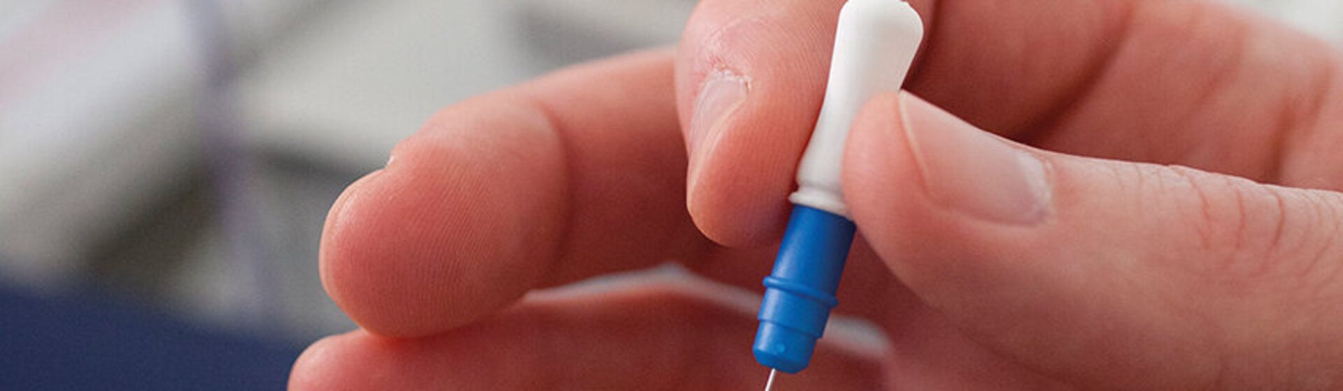 Eine elektromyographische Untersuchung am Arm.