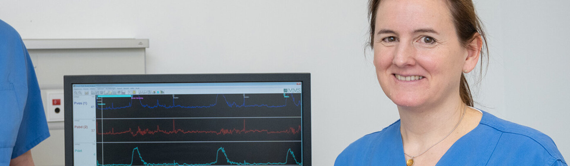 Pflegefachkräfte am Monitor