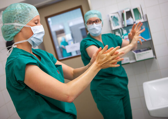 Behandlungsschwerpunkt Operative Therapieangebote Behandlungsschwerpunkt Operative Therapieangebote