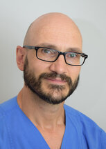 Portrait: Dr. med. Mustafa Rifai