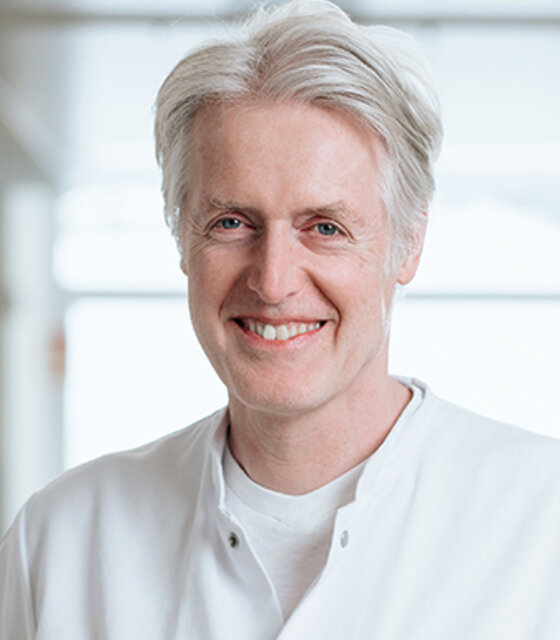 Ärztlicher Direktor und Chefarzt der Klinik für Kinder- und Jugendmedizin, Neonatologie und Pädiatrische Intensivmedizin Dr. med. Georg Hillebrand