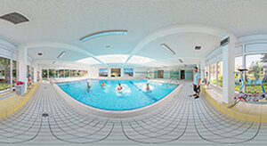 Panoramabild des Bewegungsbades im MediFit