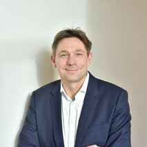 Prof. Dr. Jens Reimer, Chefarzt im Zentrum für Psychosoziale Medizin Prof. Dr. Jens Reimer, Chefarzt im Zentrum für Psychosoziale Medizin