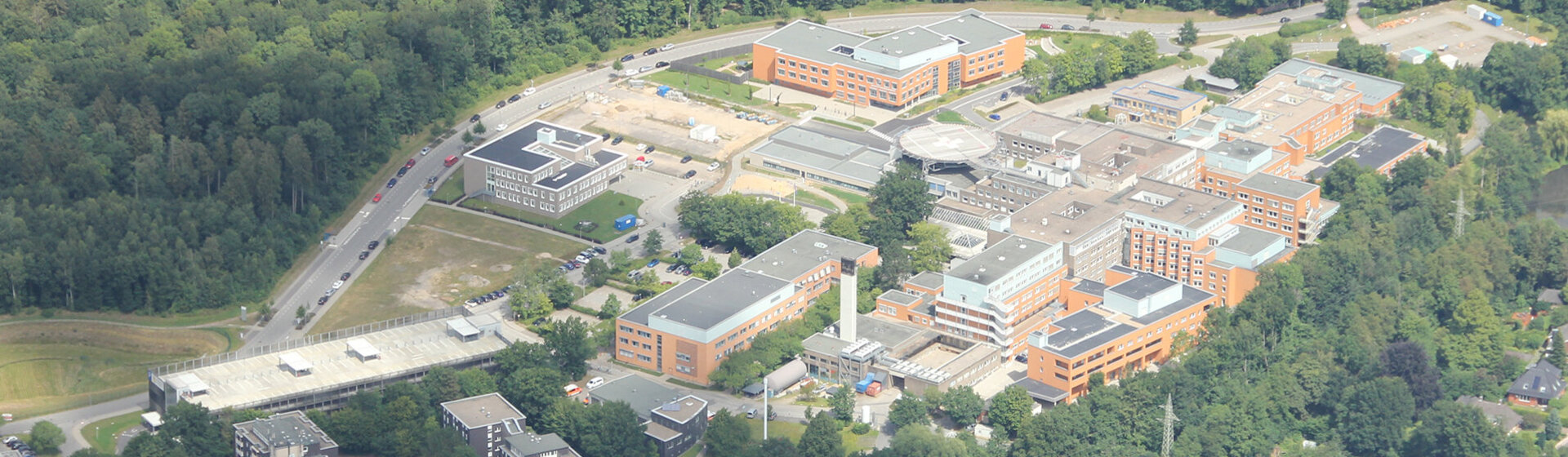 Luftbild des gesamten Klinikum Itzehoe-Geländes