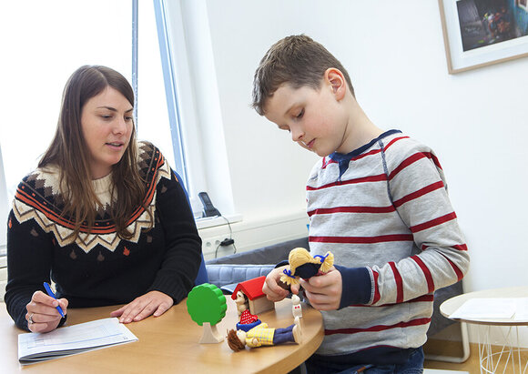 Behandlungsschwerpunkt Kinder- und Jugendpsychologie Behandlungsschwerpunkt Kinder- und Jugendpsychologie
