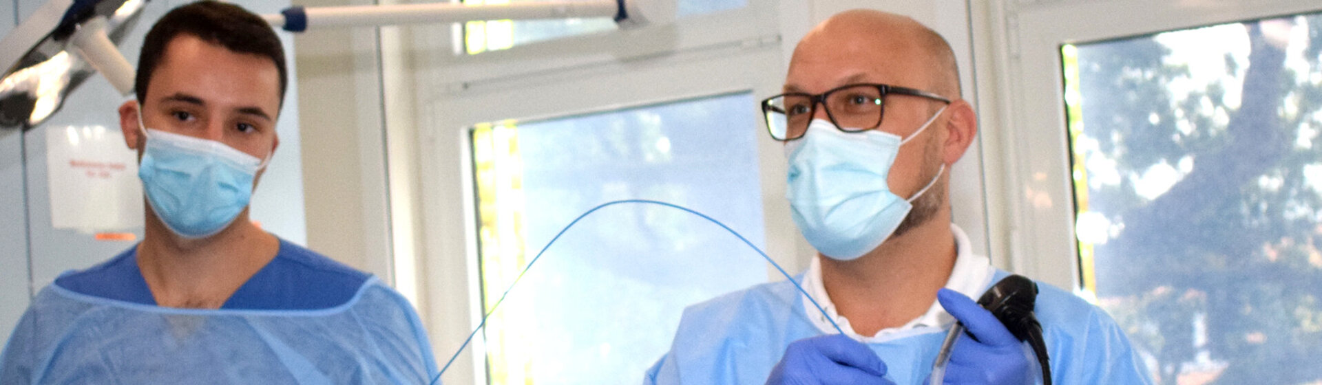 PD Dr. med. Benjamin Waschki (rechts) mit einem Kollegen bei einer pneumologischen Untersuchung. PD Dr. med. Benjamin Waschki (rechts) mit einem Kollegen bei einer pneumologischen Untersuchung.