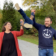 Henry mit seinen Eltern