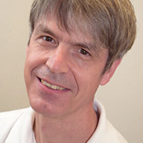 Oberarzt Dr. med. Frank Ruckt&auml;schel